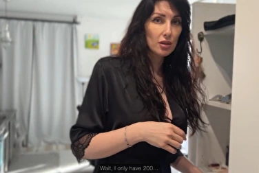 Курьер, а чё так дорого? Ну давай я и тебе отсосу, так даже лучше