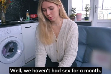 Пришла и трахнуть просит 😏 Кто я такой, чтоб ей на лицо не кончить Пришла и трахнуть просит 😏 Кто я такой, чтоб ей на лицо не кончить