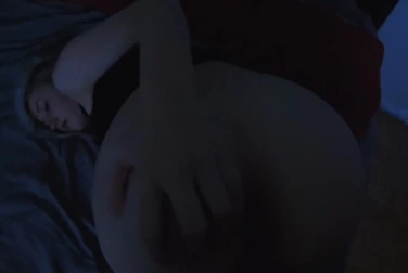 Подцепил незнакомку, напоил её вином... и вот она уже жопой вверх